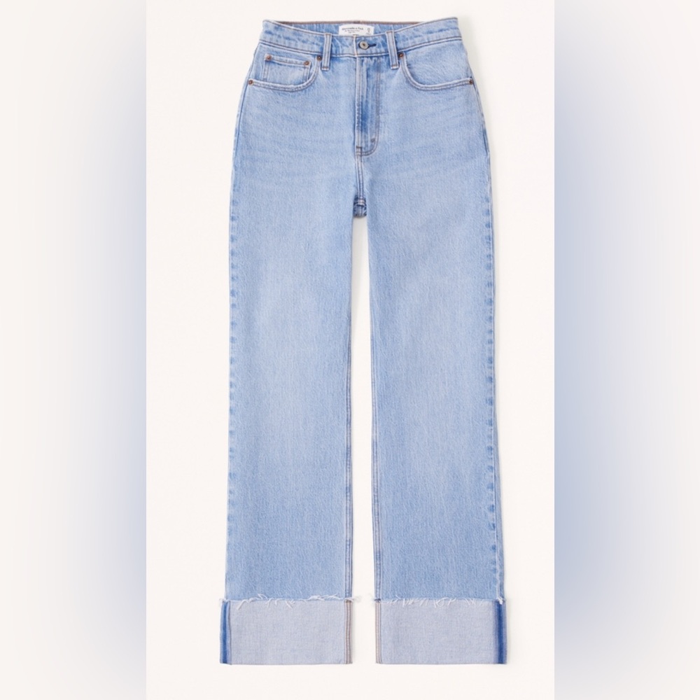 Abercrombie - Curve Love Cuffed  90’s Relaxed Jean High Rise - Size 31 / US 12